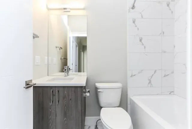 Cawston Avenue in Kelowna, photo 5