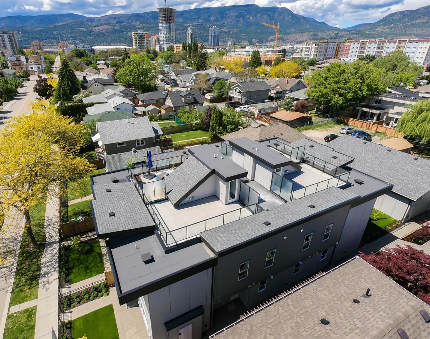 Cawston Avenue in Kelowna, photo 6