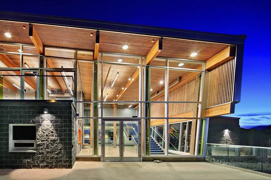 Cowichan Lake Sports Arena in Cowichan Valley, photo 30
